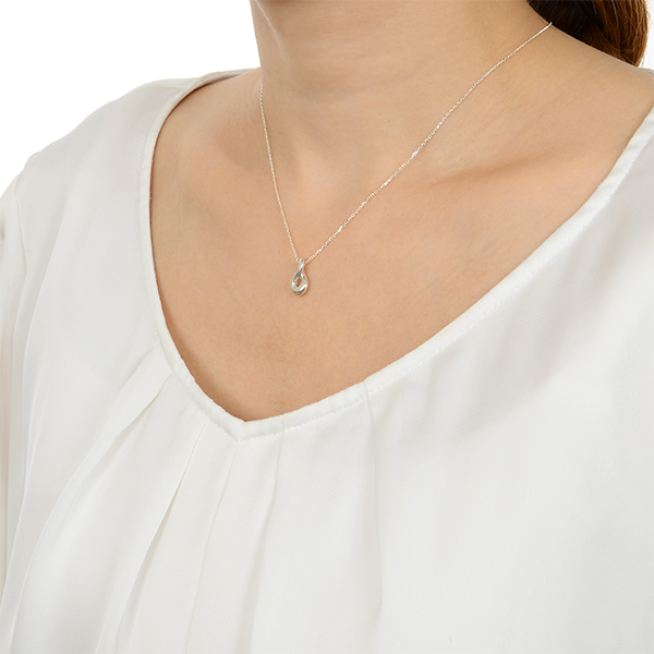 シルバーネックレス