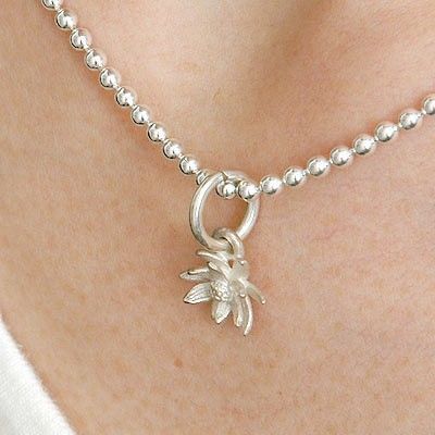 シルバーネックレス