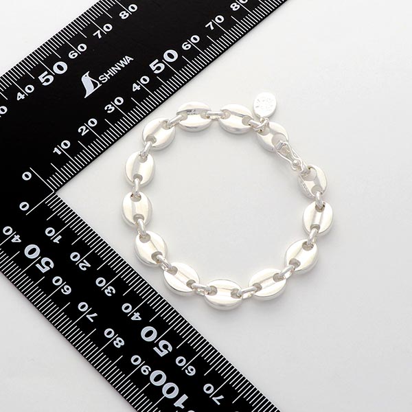 チェーンブレスレット