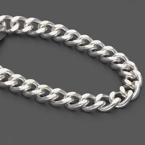 チェーンブレスレット