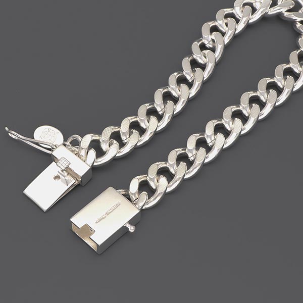 チェーンブレスレット