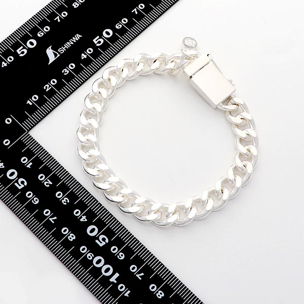 チェーンブレスレット