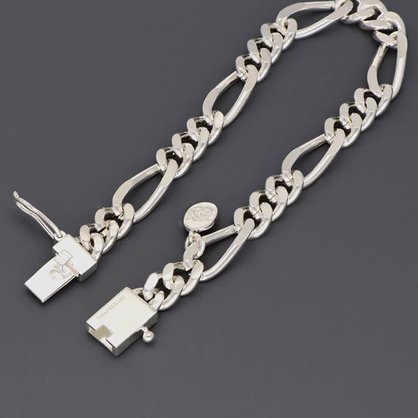 チェーンブレスレット