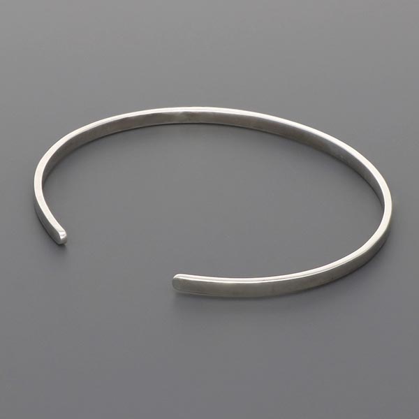 シルバーバングル