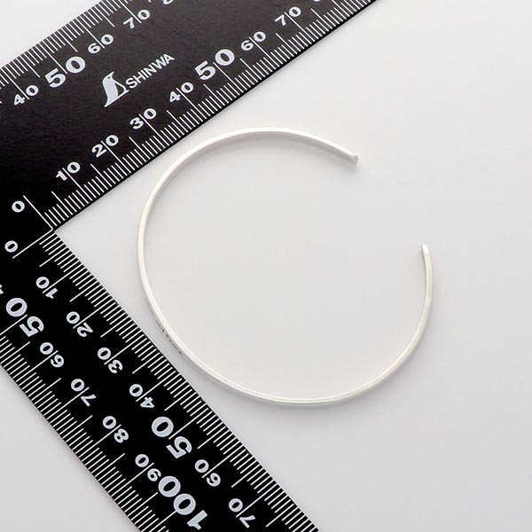 シルバーバングル