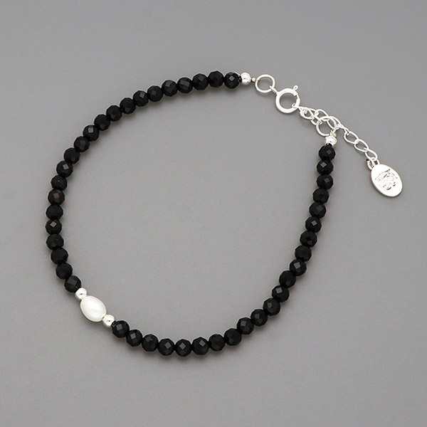 ビーズブレスレット