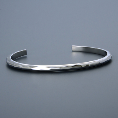 シルバーバングル