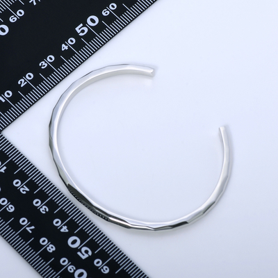 シルバーバングル