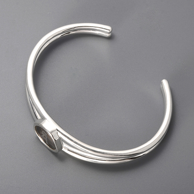 ブラスバングル