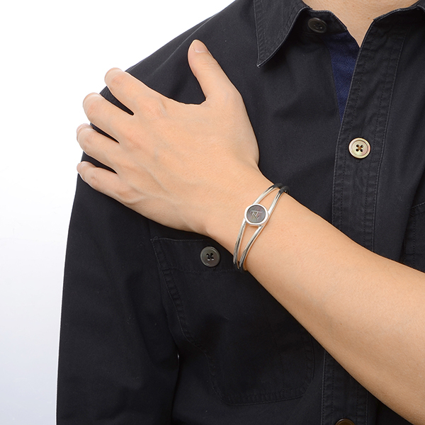 ブラスバングル