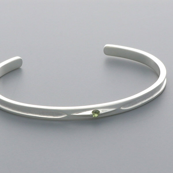 シルバーバングル