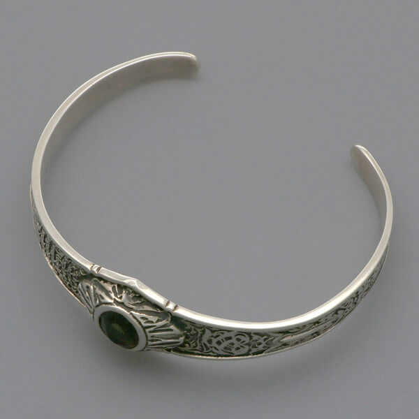 シルバーバングル