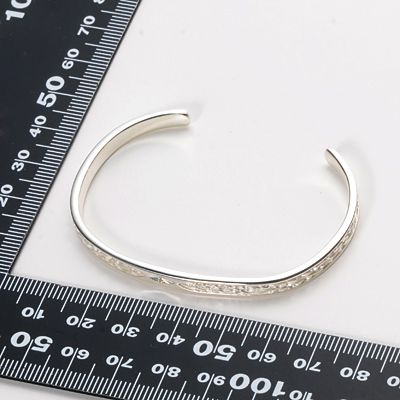 シルバーバングル