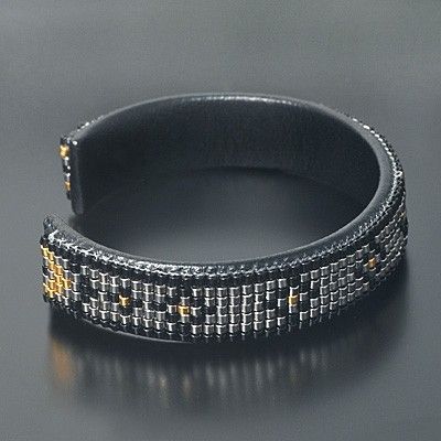 ビーズバングル