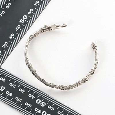 シルバーバングル