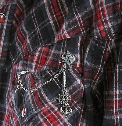 シルバーピンブローチ