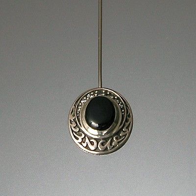 シルバーピンブローチ