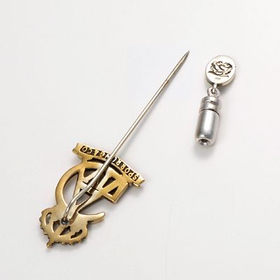 シルバーピンブローチ