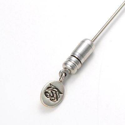 シルバーピンブローチ