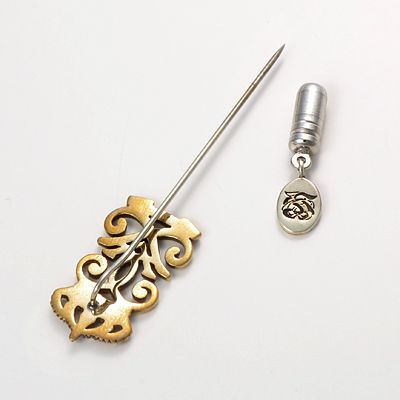 シルバーピンブローチ