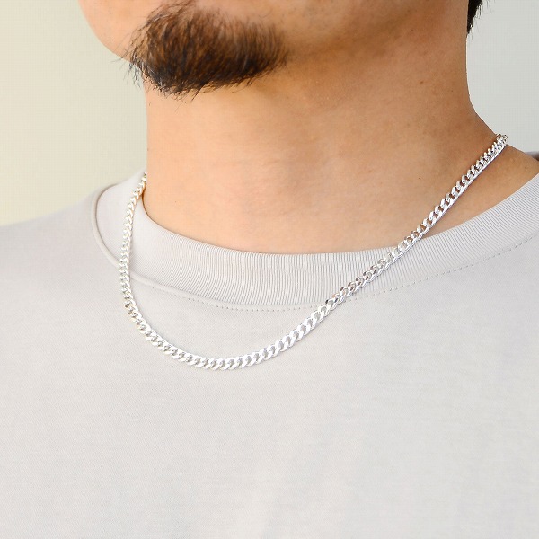 チェーンネックレス