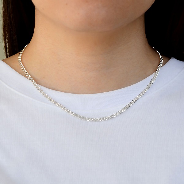 チェーンネックレス