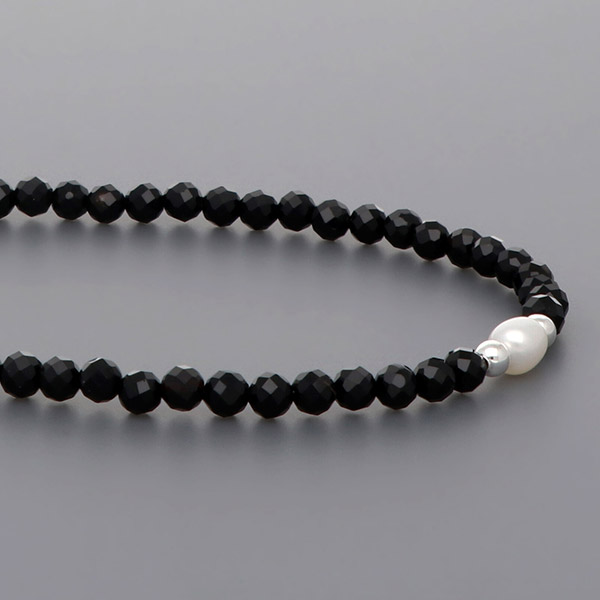 ビーズネックレス