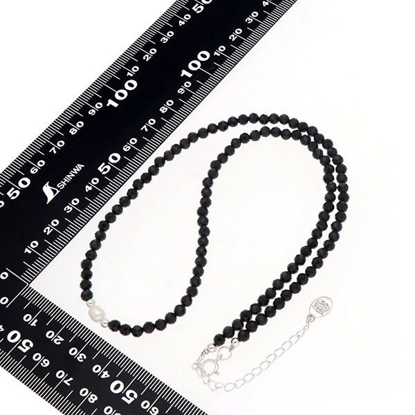 ビーズネックレス