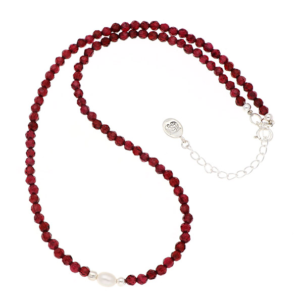 ビーズネックレス