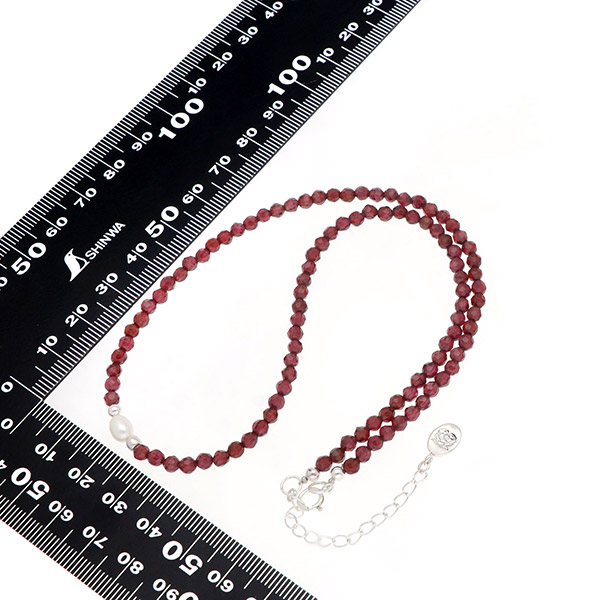 ビーズネックレス