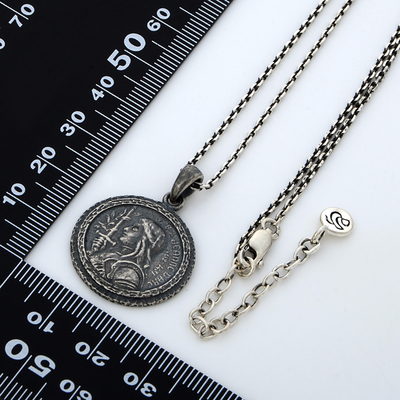 シルバーネックレス