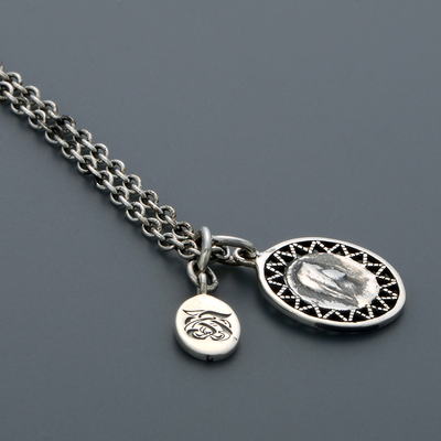 シルバーネックレス