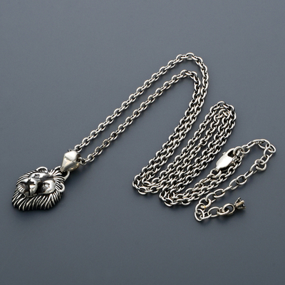 シルバーネックレス