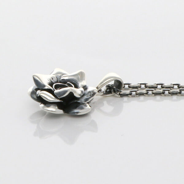 シルバーネックレス