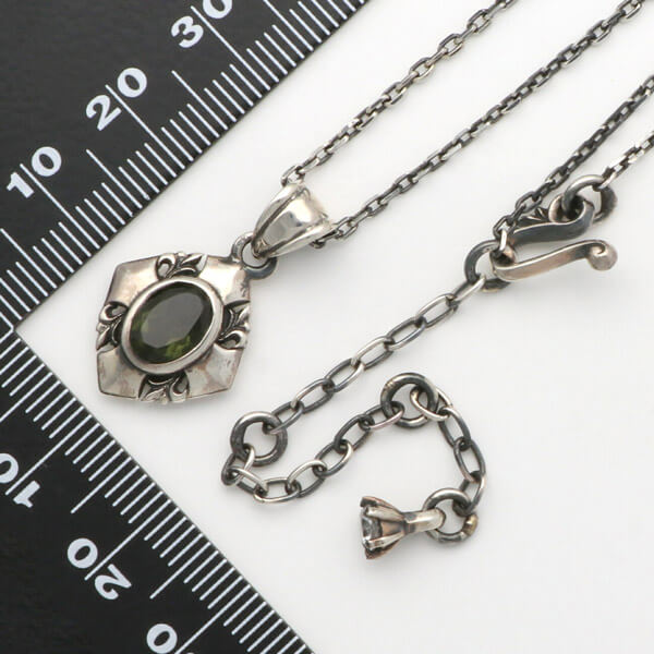 シルバーネックレス