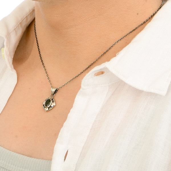 シルバーネックレス