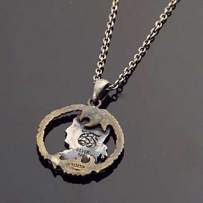 シルバーネックレス