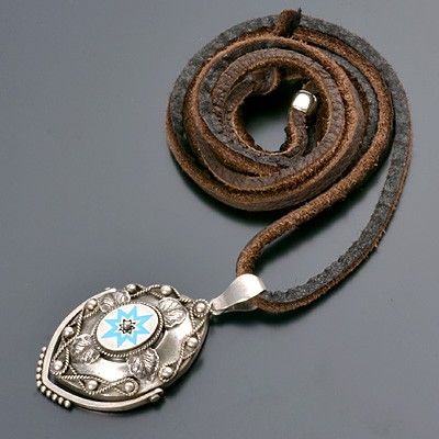 レザーネックレス