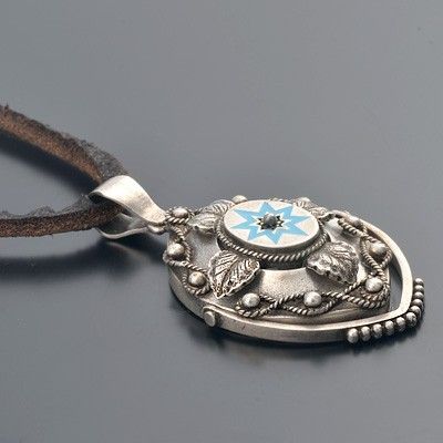 レザーネックレス