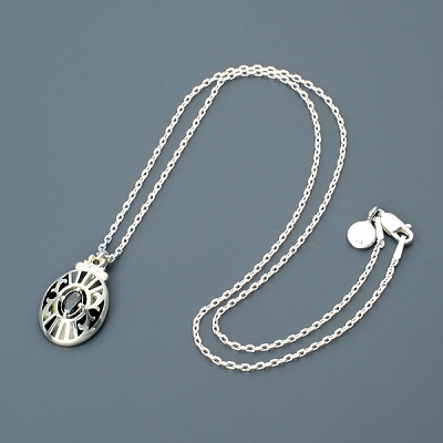 シルバーネックレス