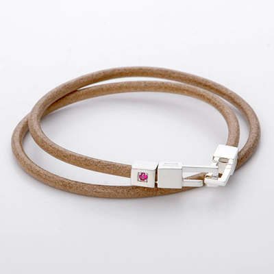 レザーブレスレット