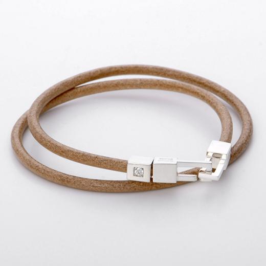 レザーブレスレット