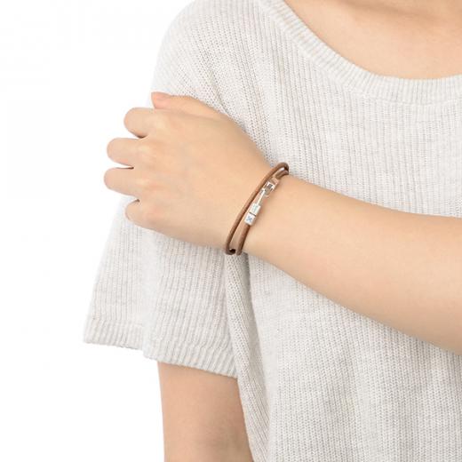 レザーブレスレット