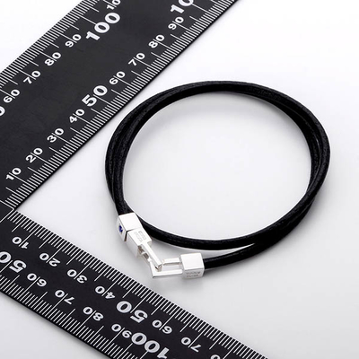 レザーブレスレット