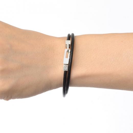 レザーブレスレット