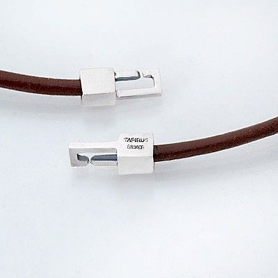 レザーブレスレット