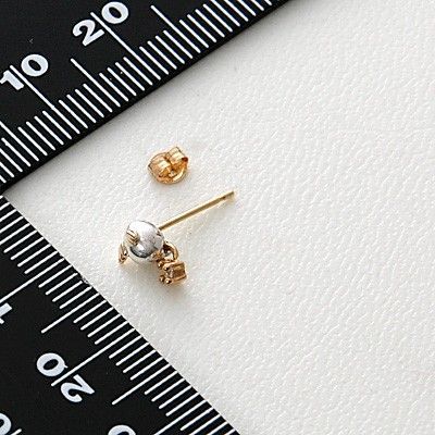 シルバースタッドピアス