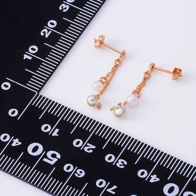 ピンクゴールドピアス