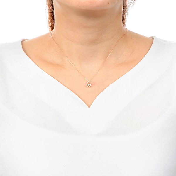 ピンクゴールドネックレス