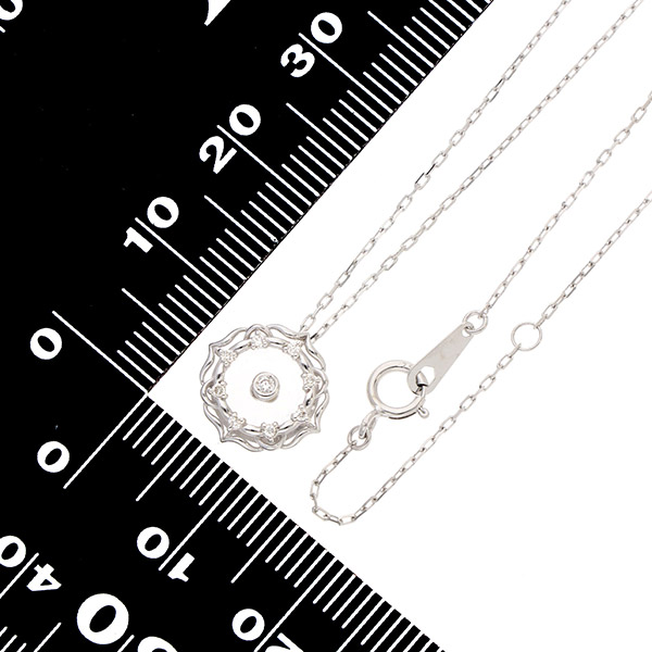 ホワイトゴールドネックレス